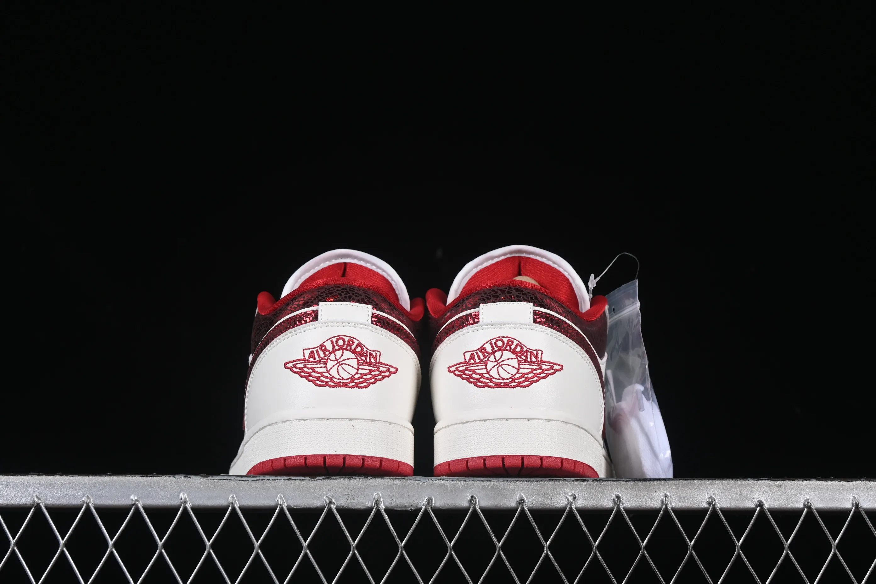 All categories Air Jordan Jordan series basketball shoes Air Jordan 1 Low Air Jordan 1 Low AJ1 Joe 1 white and red low-top cultural and casual sneakers HJ9338-106